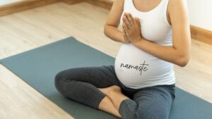 Zeitachse 3 Junge Mutter bei Schwangerenyoga